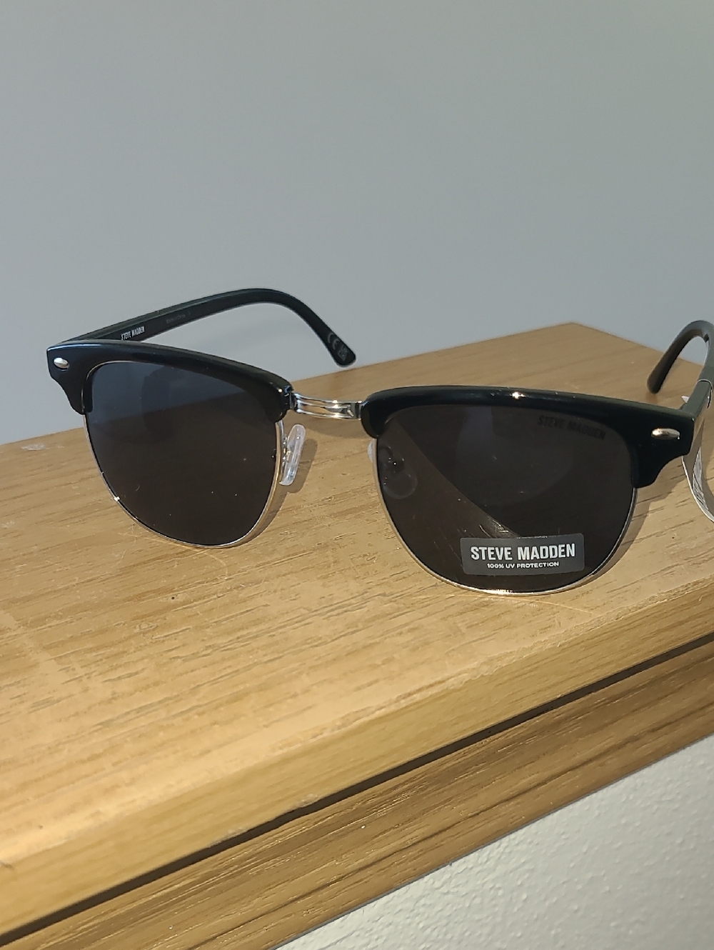 Steve Madden Black and Silver Semi-Rim Sunglasses